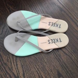 Tkees flip flops